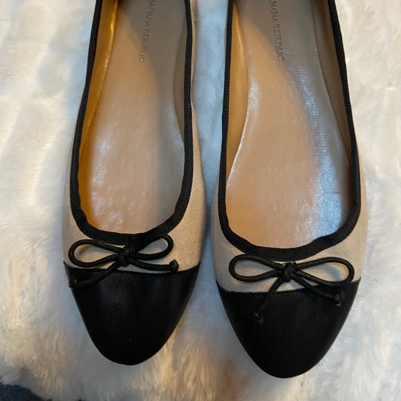 Banana Republic Robin Almond Ballet Flats - Picture 1 of 3